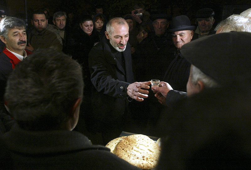 Vitali recibido en Vladikavkaz. Getty